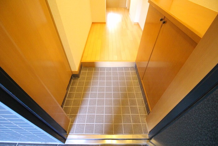 物件内観写真16　(玄関)