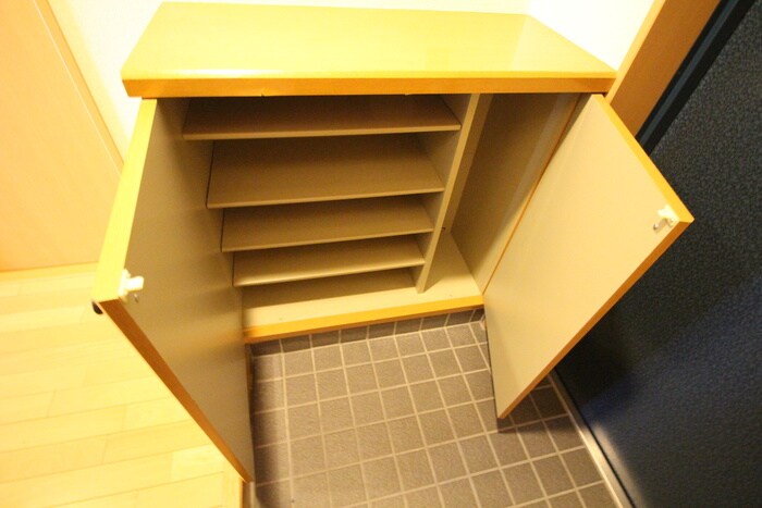 物件内観写真18　(靴箱)