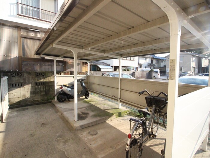 物件外観写真3　(駐輪場)