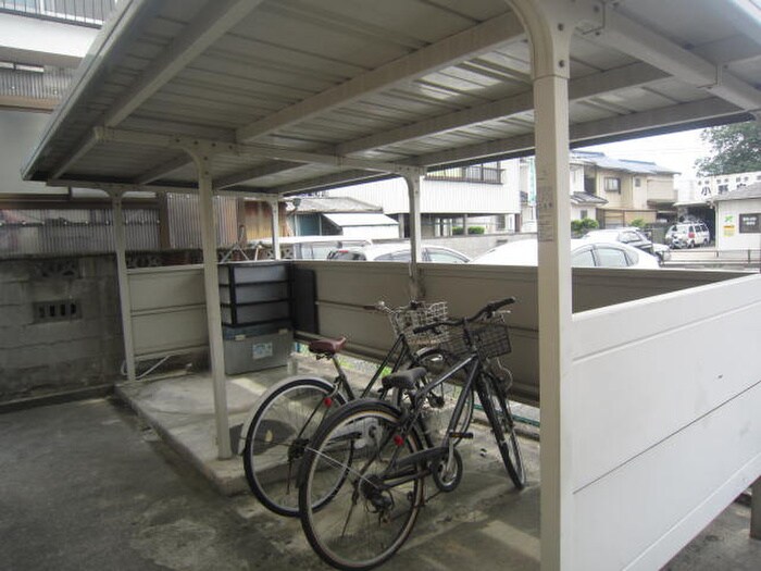 物件外観写真6　(駐輪場)