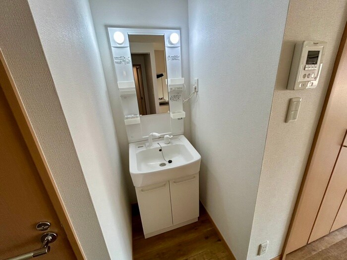 物件内観写真11　(洗面)