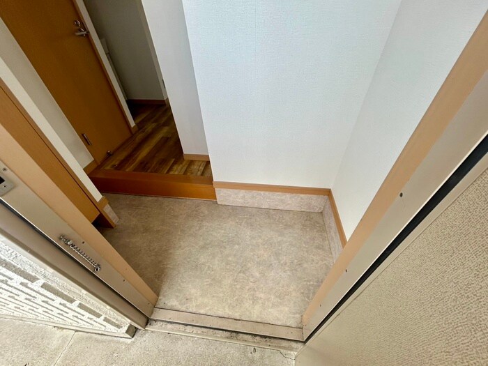 物件内観写真14　(玄関)