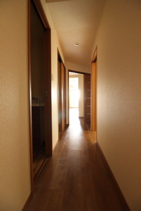 物件内観写真18　(廊下)
