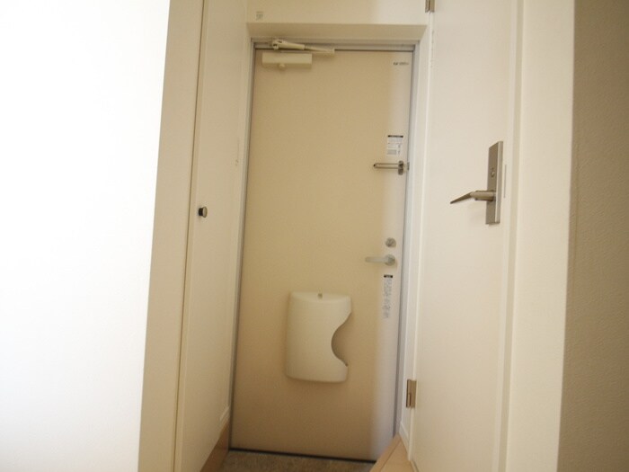 物件内観写真17　(玄関)