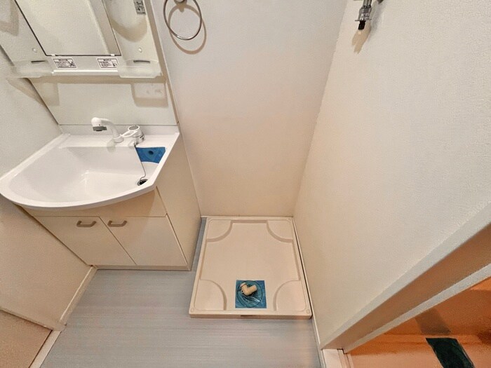 物件内観写真18　(洗濯機置場)