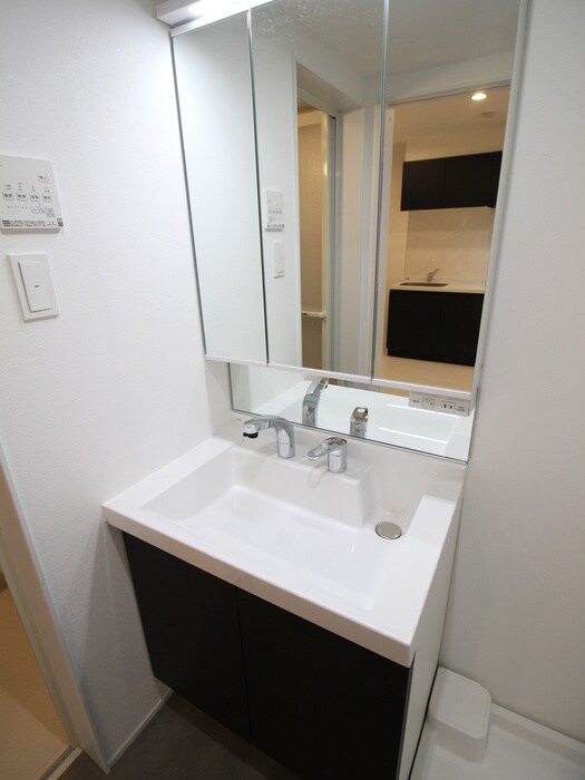 物件内観写真13　(洗面)