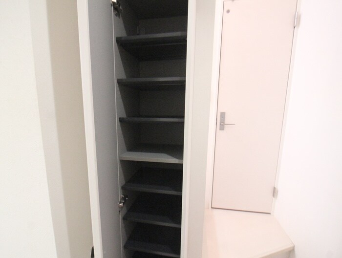 物件内観写真16　(靴箱)