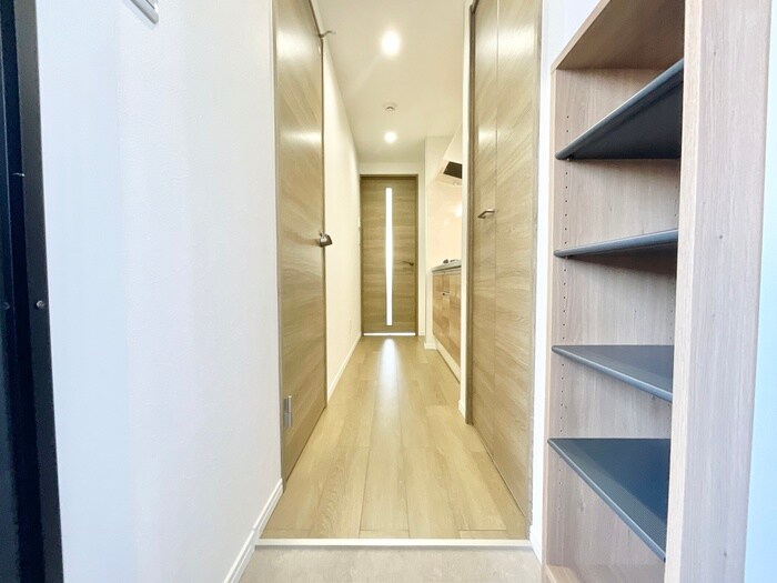 物件内観写真18　(玄関)