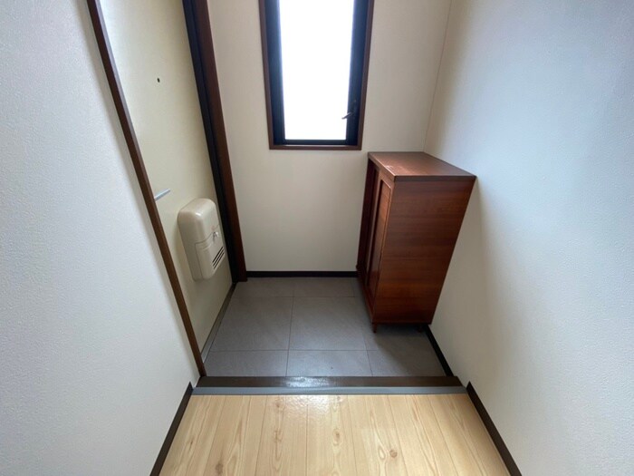 物件内観写真15　(玄関)