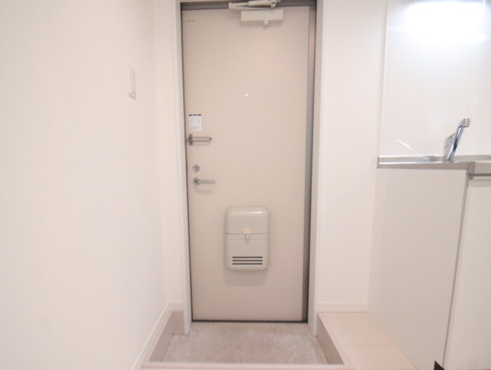 物件内観写真10　(玄関)