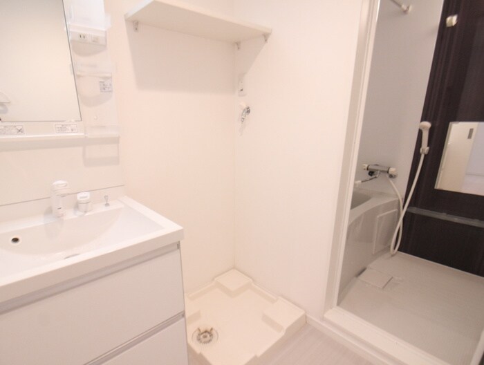 物件内観写真17　(洗濯機置場)