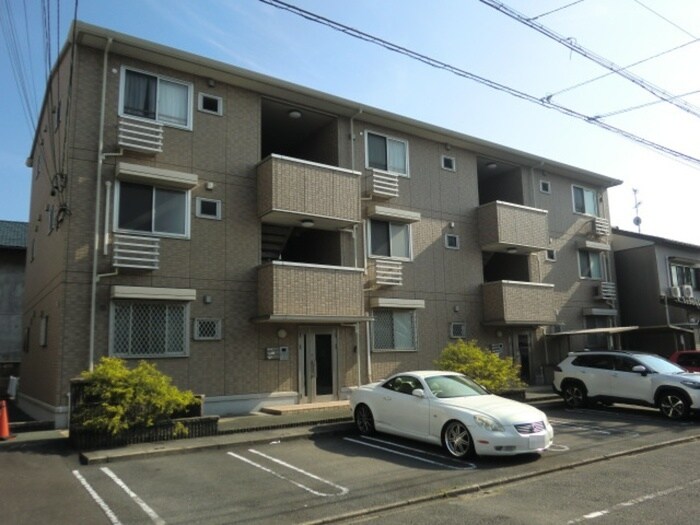 物件外観写真3　(駐車場)