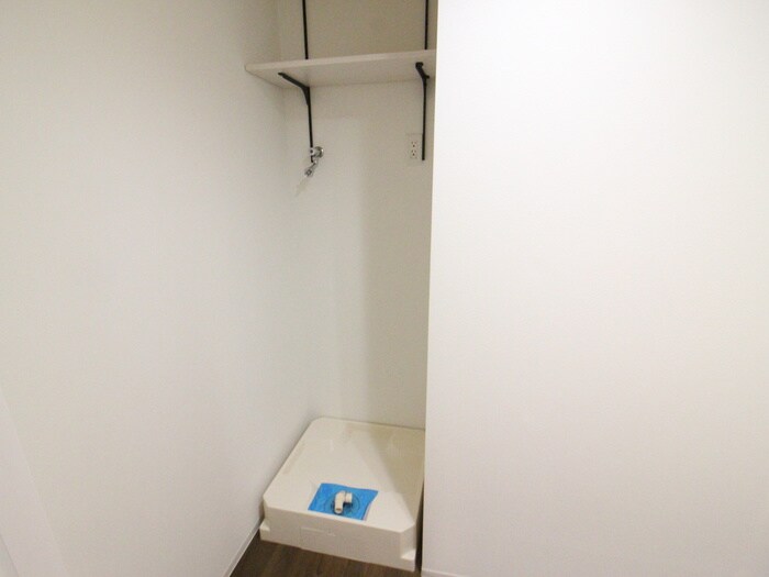 物件内観写真13　(洗濯機置場)