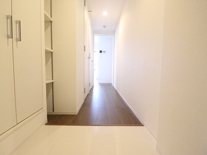 物件内観写真17　(玄関)