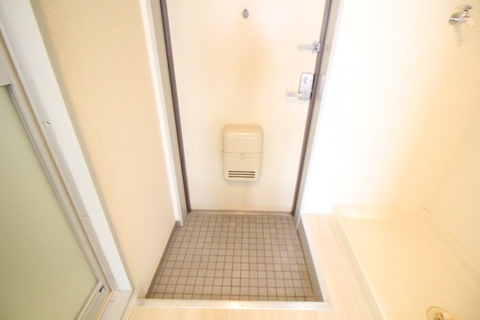 物件内観写真14　(玄関)