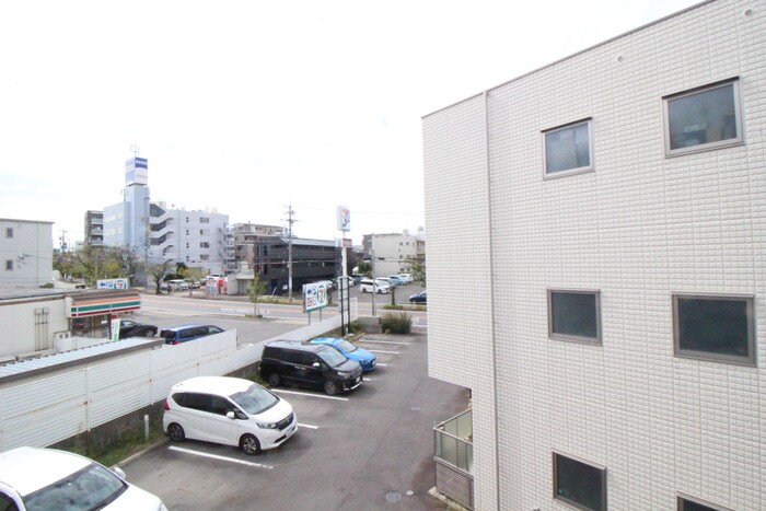 物件内観写真16　(室内からの展望)