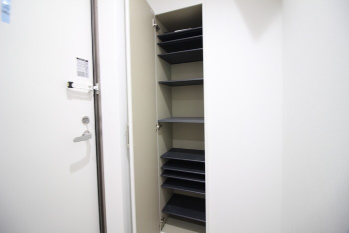 物件内観写真8　(靴箱)