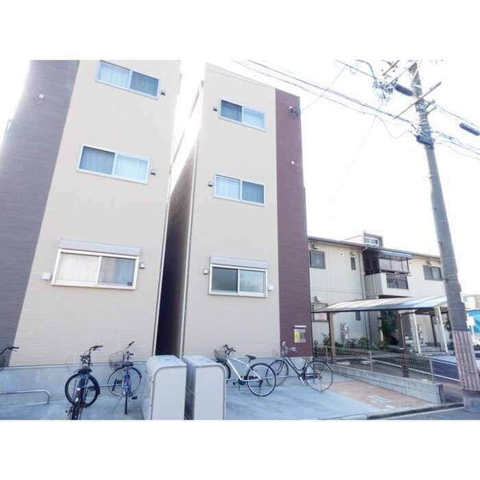 物件外観写真2　(外観写真)