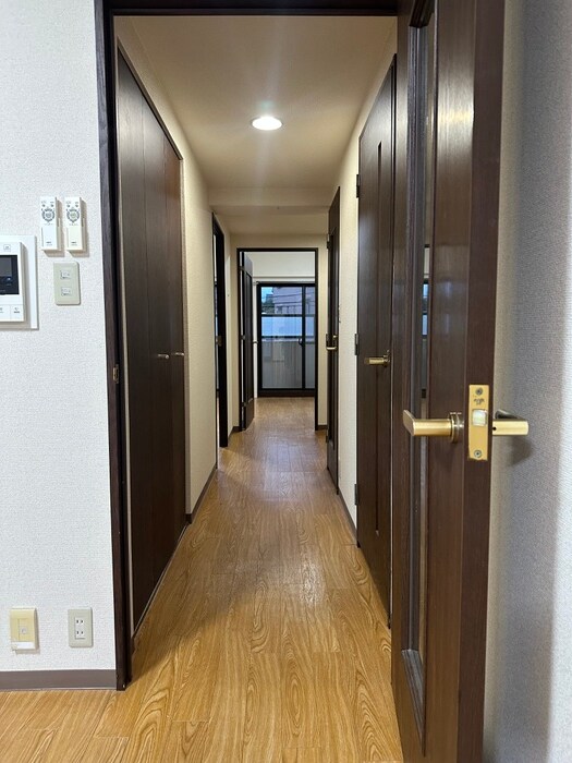 物件内観写真8　(廊下)