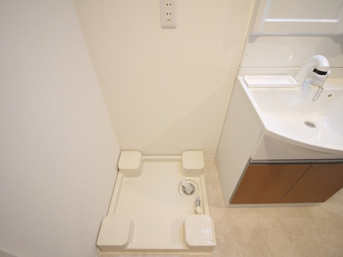 物件内観写真15　(洗濯機置場)