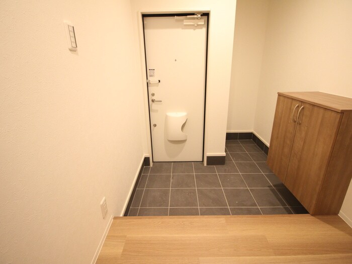 物件内観写真19　(玄関)