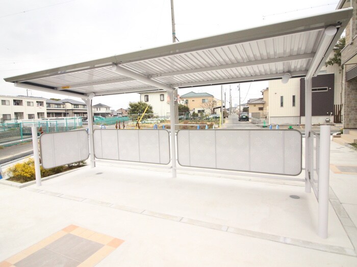 物件外観写真4　(駐輪場)