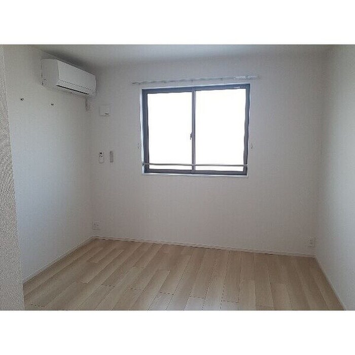 物件内観写真13　(居室)