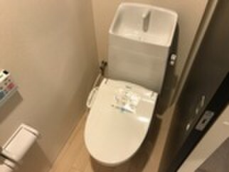 物件内観写真13　(トイレ)