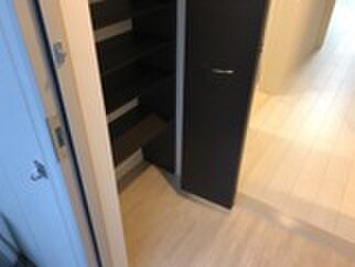 物件内観写真15　(靴箱)