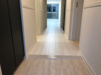 物件内観写真16　(廊下)