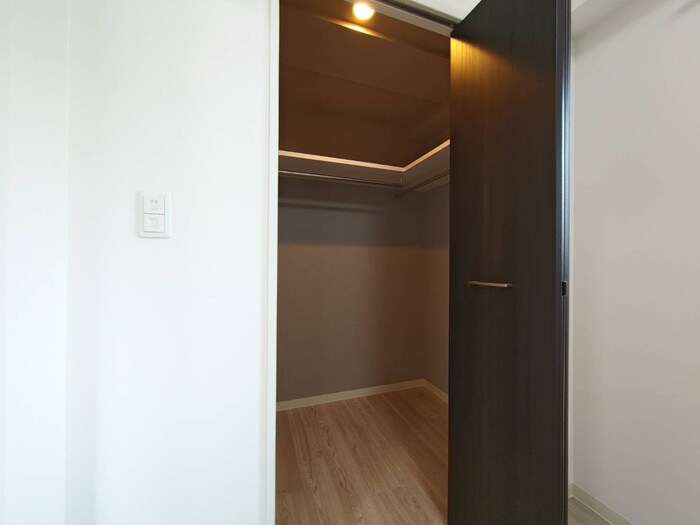 物件内観写真11　(収納)