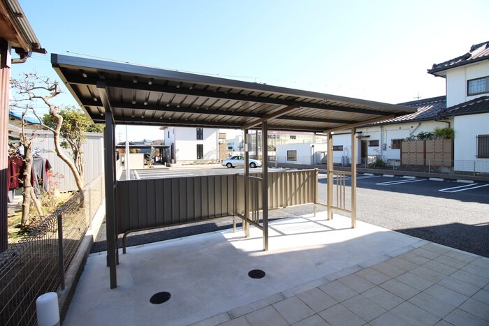 物件外観写真4　(駐輪場)