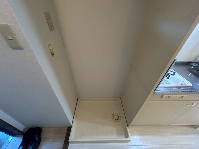 物件内観写真16　(洗濯機置場)
