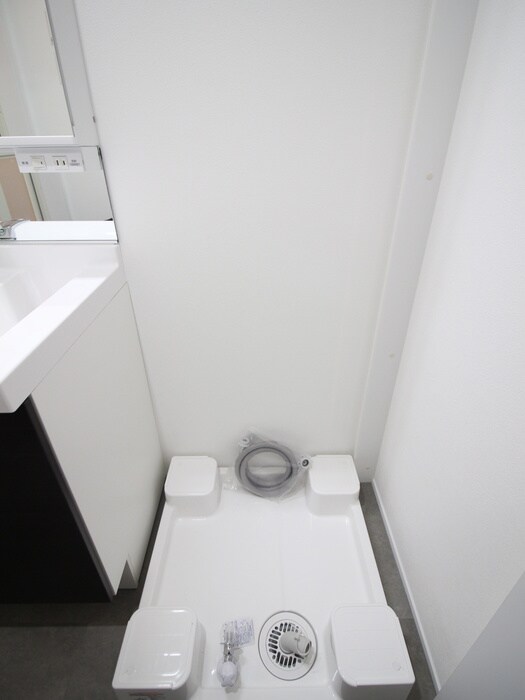 物件内観写真12　(洗濯機置場)