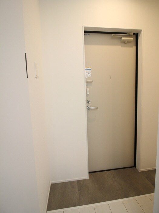 物件内観写真18　(玄関)