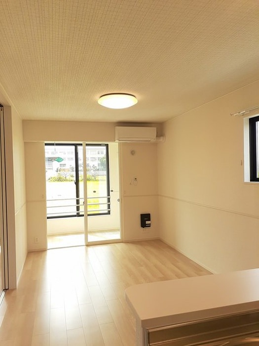 物件内観写真2　(居室)