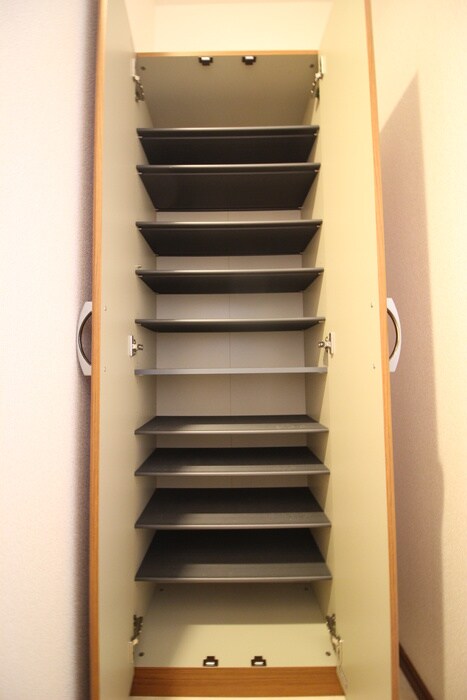 物件内観写真13　(靴箱)