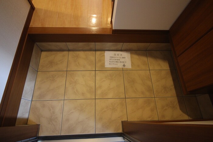 物件内観写真15　(玄関)
