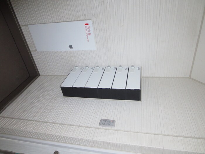 物件外観写真6　(エントランス部分)