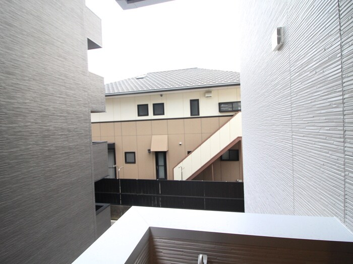 物件内観写真22　(室内からの展望)