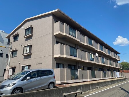 ソレアード川添外観写真