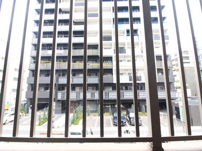 物件内観写真18　(室内からの展望)