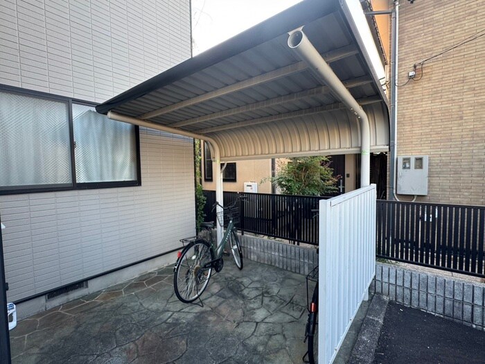 物件外観写真5　(駐輪場)