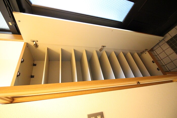 物件内観写真18　(靴箱)