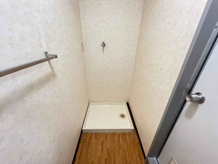 物件内観写真13　(洗濯機置場)