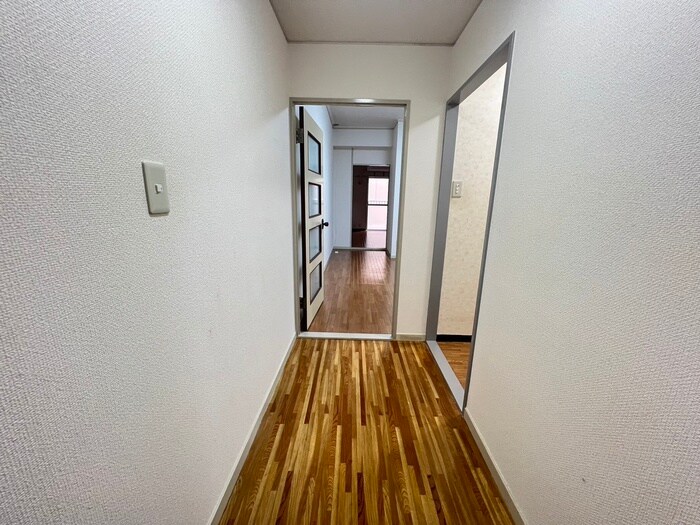 物件内観写真18　(廊下)