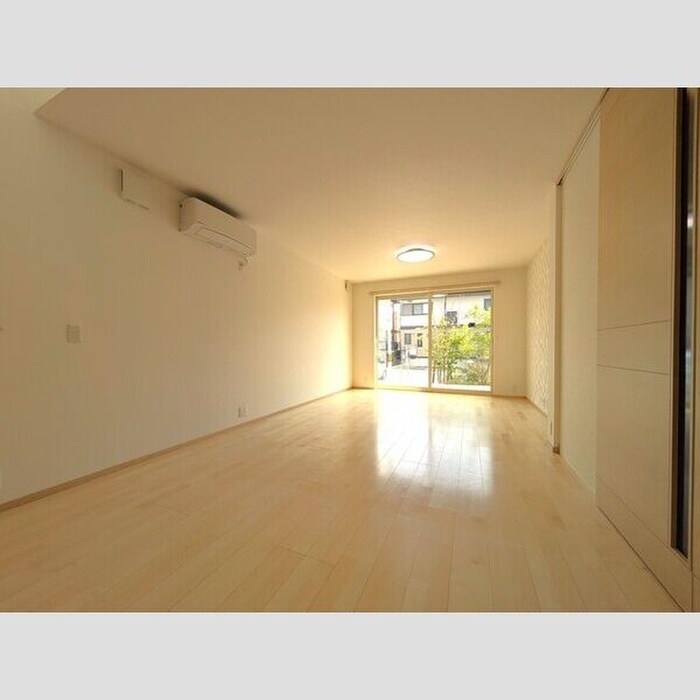 物件内観写真3　(居室)