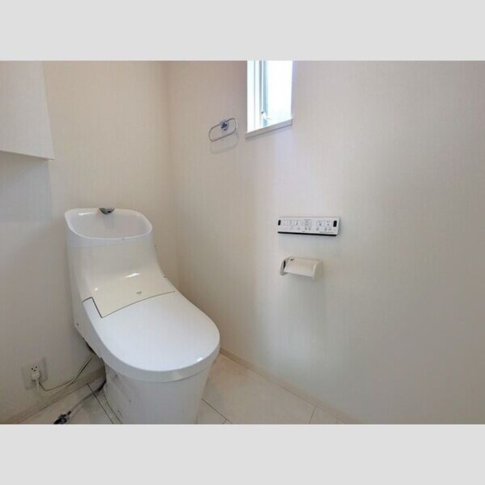 物件内観写真9　(トイレ)