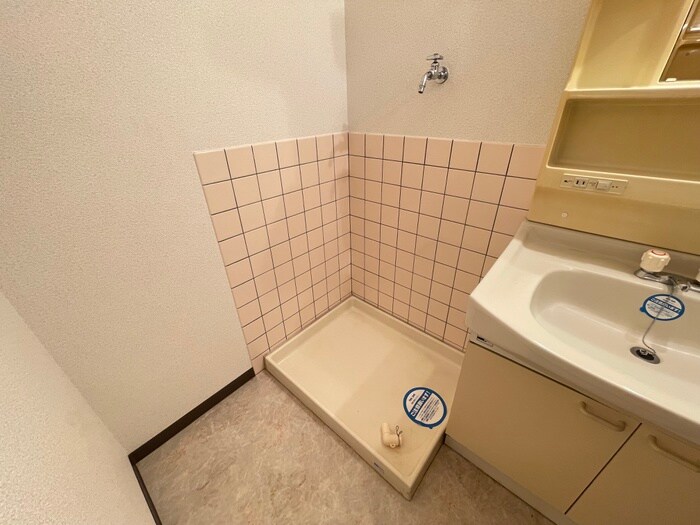 物件内観写真14　(洗濯機置場)