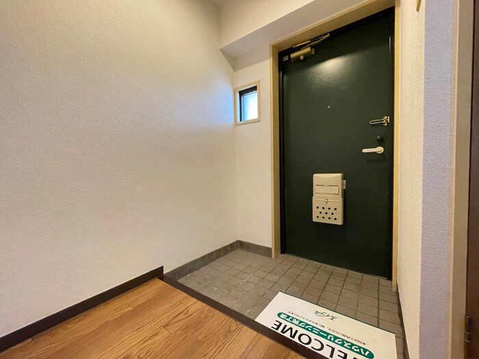 物件内観写真17　(玄関)